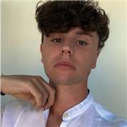 Studente Universitario per ripetizioni a ragazzi di elementari, medie e superiori